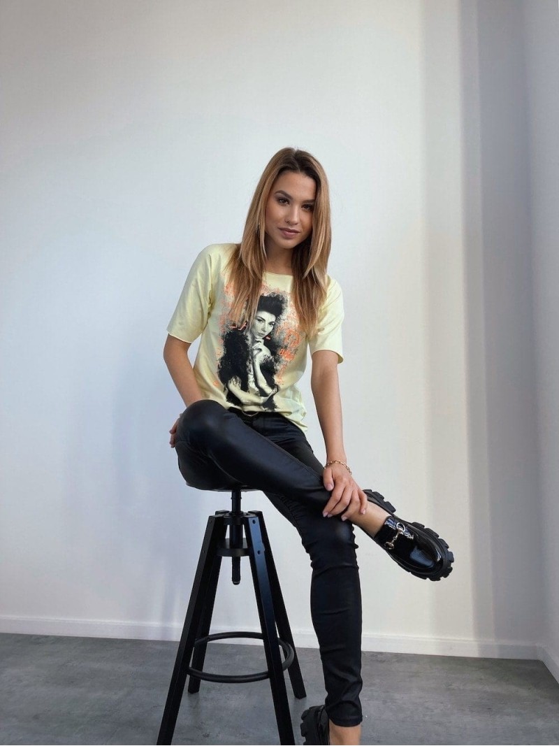 Loose t-shirt with lemon print A259 - Online store - Boutique